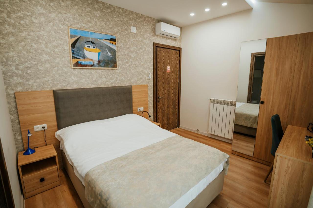West Apart Hotel Batumi Exterior foto